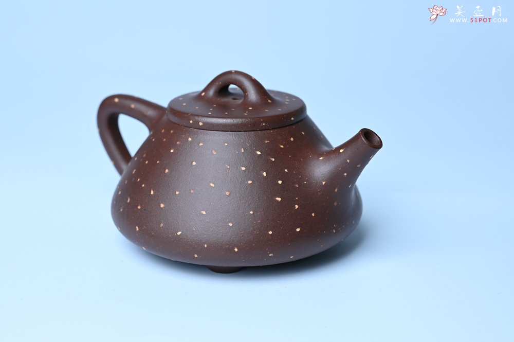 紫砂壶图片：潜力股周小培 特好老紫泥铺砂全手工子冶石瓢 - 美壶网