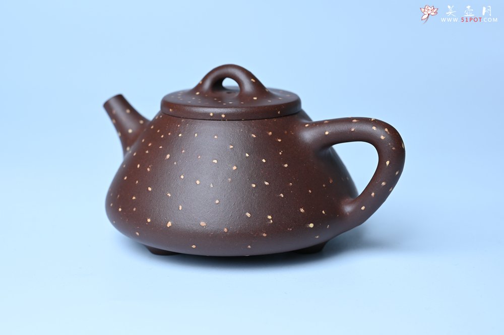 紫砂壶图片：潜力股周小培 特好老紫泥铺砂全手工子冶石瓢 - 美壶网