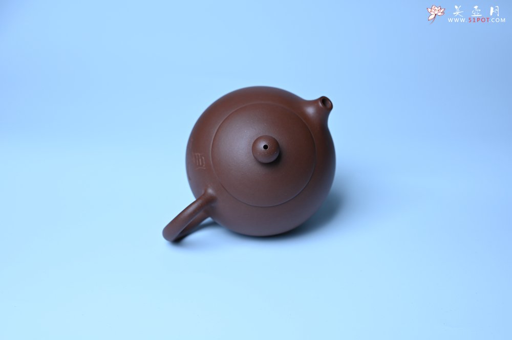 紫砂壶图片：毛国强入室弟子黄云初 特好老紫泥见心西施壶 名家何水法书法 刘世涛伯陶刻 - 美壶网