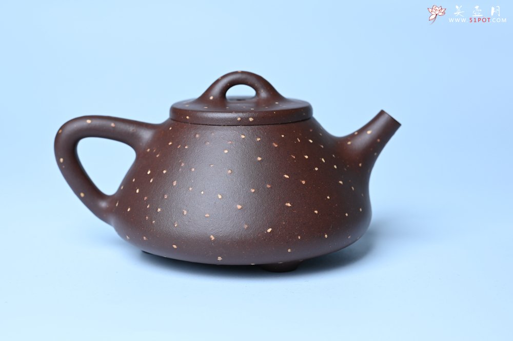 紫砂壶图片：潜力股周小培 特好老紫泥铺砂全手工子冶石瓢 - 美壶网
