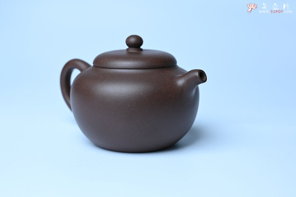 紫砂壶图片：毛国强入室弟子黄云初 特好老紫泥心无挂碍莲子壶 名家何水法书法 刘世涛伯陶刻 - 美壶网