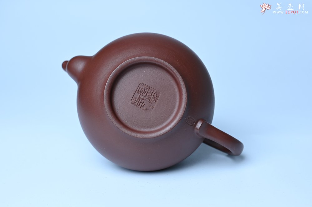 紫砂壶图片：潜力股周小培老师 4号井深井红皮龙全手工笑樱壶 养后特润 期待与您结缘 - 美壶网