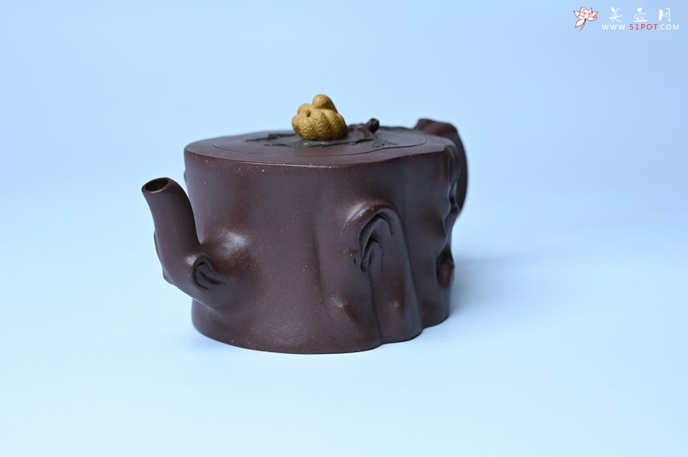 紫砂壶图片：美壶特惠 精致老紫泥佛手壶 肌理生动 底部刻佛手祥云特文气 - 美壶网