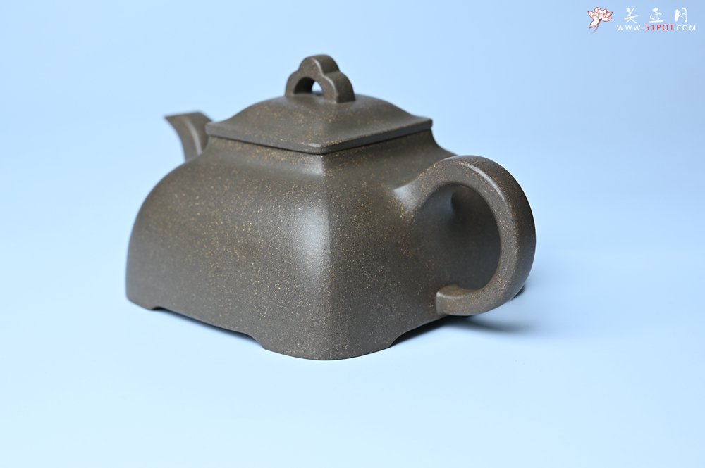 紫砂壶图片：实力派张海艳全手工蟹壳老青段泥精工弧菱壶 - 美壶网