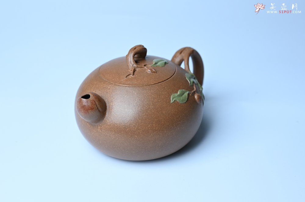 紫砂壶图片：美壶特惠 潜力股董静老师精品老段泥双色寿桃壶 茶人醉爱 - 美壶网