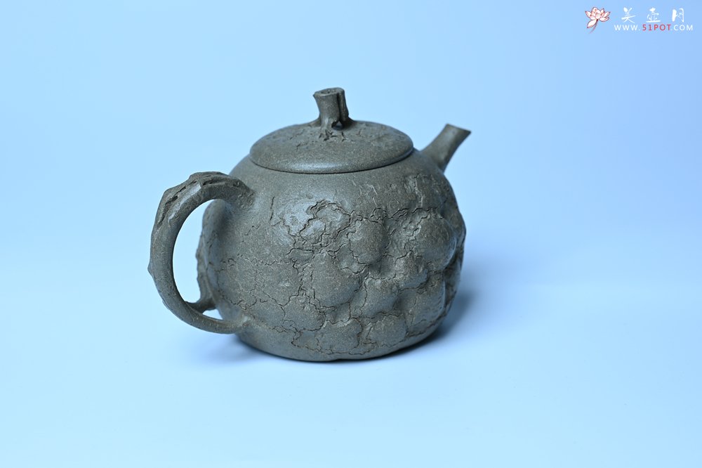 紫砂壶图片：美壶特惠 特好老青段泥云松供春壶 茶人醉爱 - 美壶网