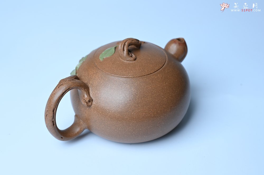 紫砂壶图片：美壶特惠 潜力股董静老师精品老段泥双色寿桃壶 茶人醉爱 - 美壶网