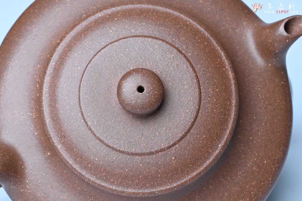 紫砂壶图片：潜力股周小培 特好文革老紫泥 全手工虚扁壶 难度大 好壶期待与您结缘 - 美壶网