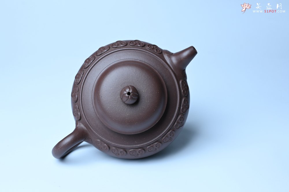 紫砂壶图片：美壶特惠 精致紫泥云肩如意壶 茶人醉爱 - 美壶网