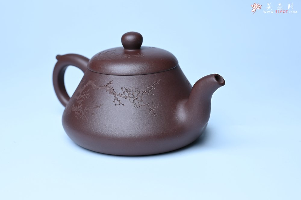 紫砂壶图片：潜力股周小培老师 全手工底槽青缘德壶 装饰通转梅花特文气 期待与您结缘 - 美壶网