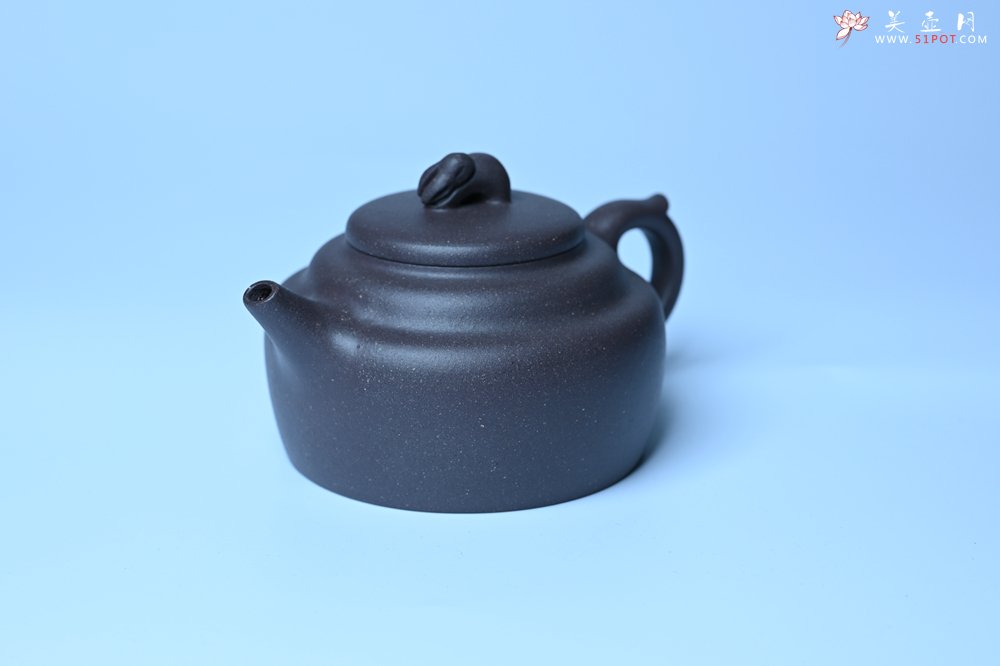 紫砂壶图片：美壶特惠 精品青灰泥玉兔紫砂壶 茶人醉爱 - 美壶网