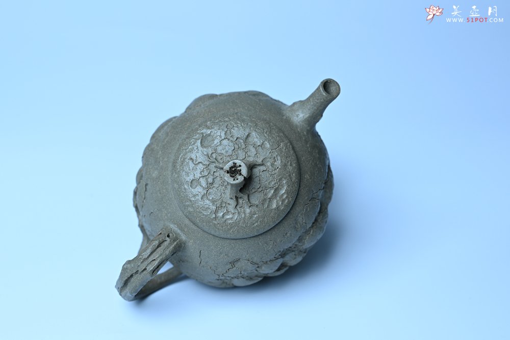 紫砂壶图片：美壶特惠 特好老青段泥云松供春壶 茶人醉爱 - 美壶网