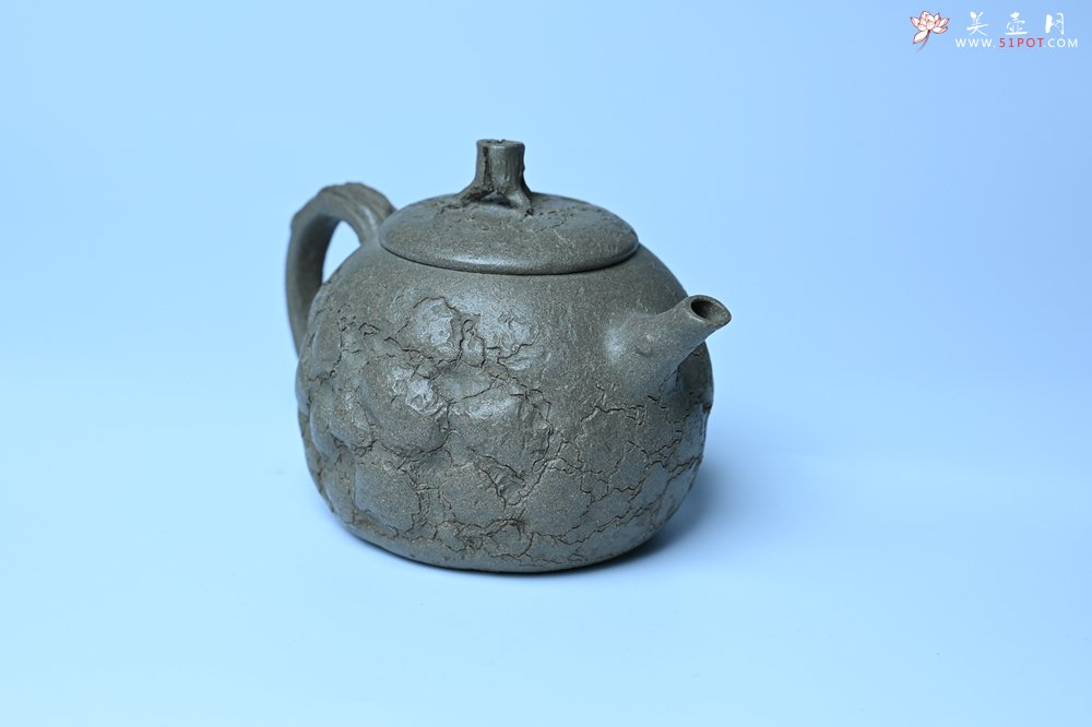 紫砂壶图片：美壶特惠 特好老青段泥云松供春壶 茶人醉爱 - 美壶网