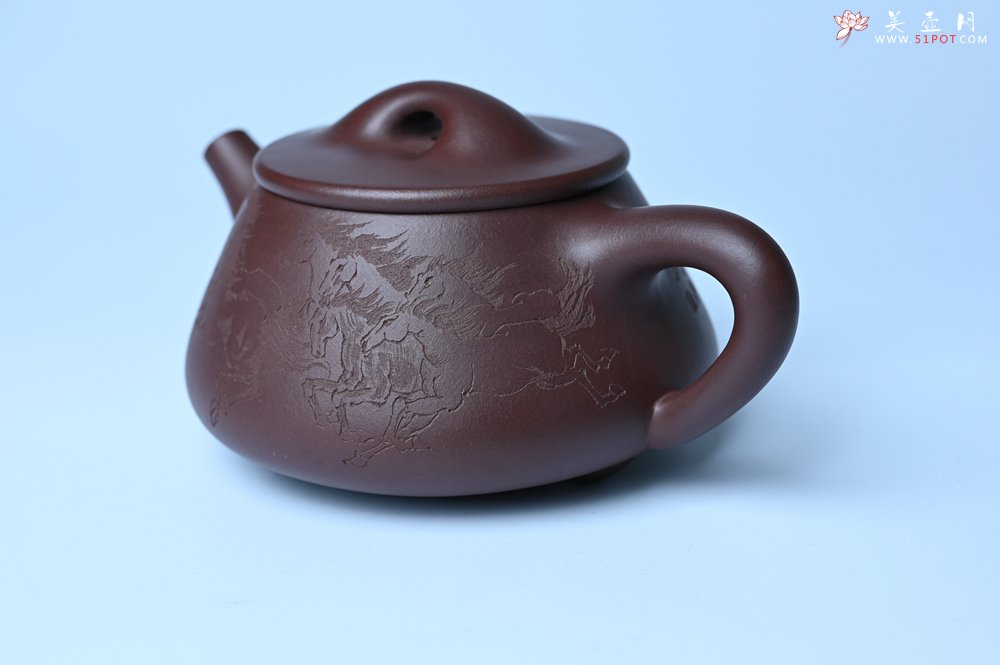 紫砂壶图片：实力派周斌 优质底槽青全手工精工满瓢壶  范小君徒杨志超装饰七骏图 - 美壶网