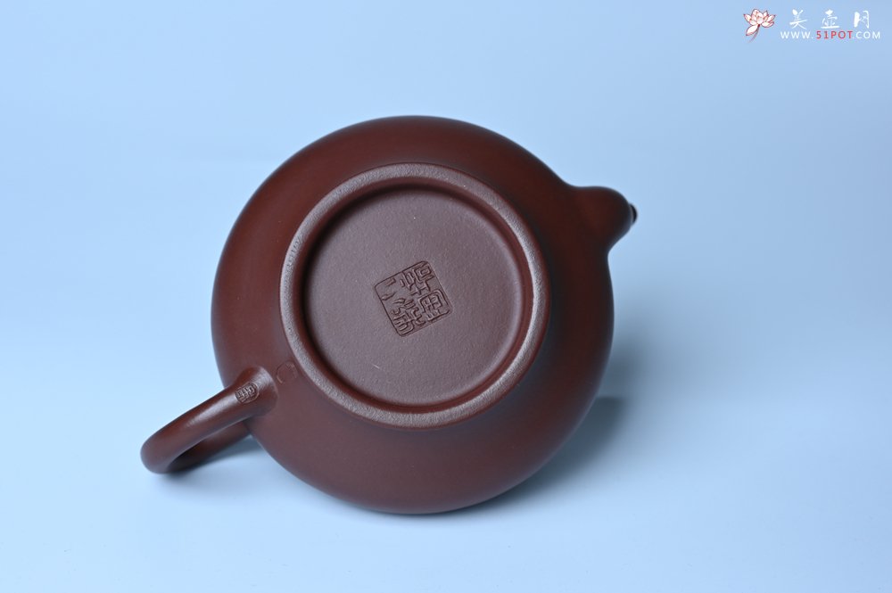 紫砂壶图片：油润黄龙山4号深井红皮龙 全手工摹顾景舟高虚扁 做工特好 - 美壶网