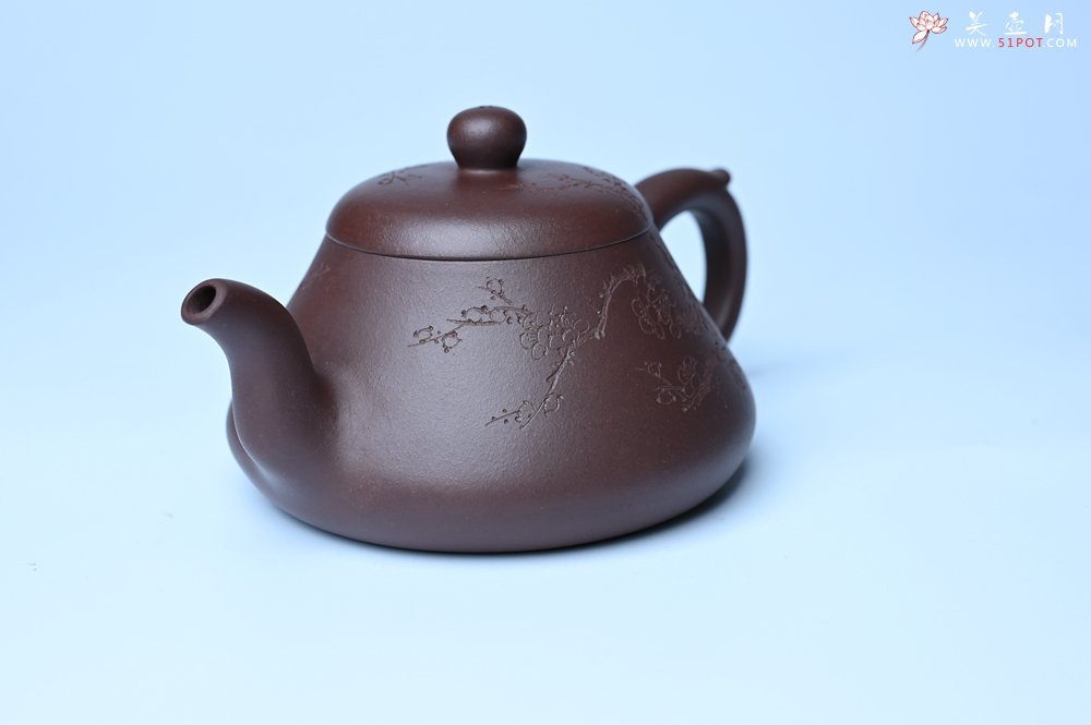 紫砂壶图片：潜力股周小培老师 全手工底槽青缘德壶 装饰通转梅花特文气 期待与您结缘 - 美壶网