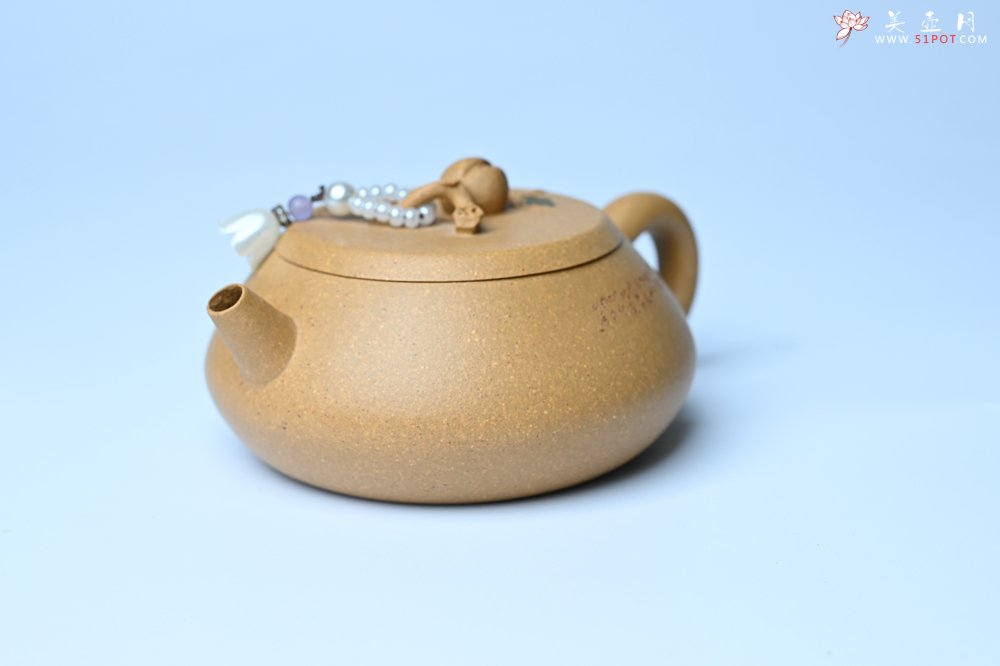 紫砂壶图片：美壶特惠 特好黄龙山段泥香桃壶 桃和叶特灵动 仿生佳作 - 美壶网