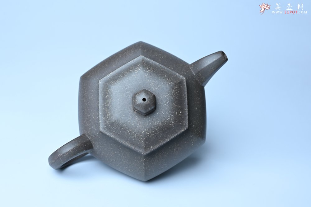 紫砂壶图片：实力派张海艳全手工油润青灰段泥藏六方壶 线面挺快 大气 - 美壶网