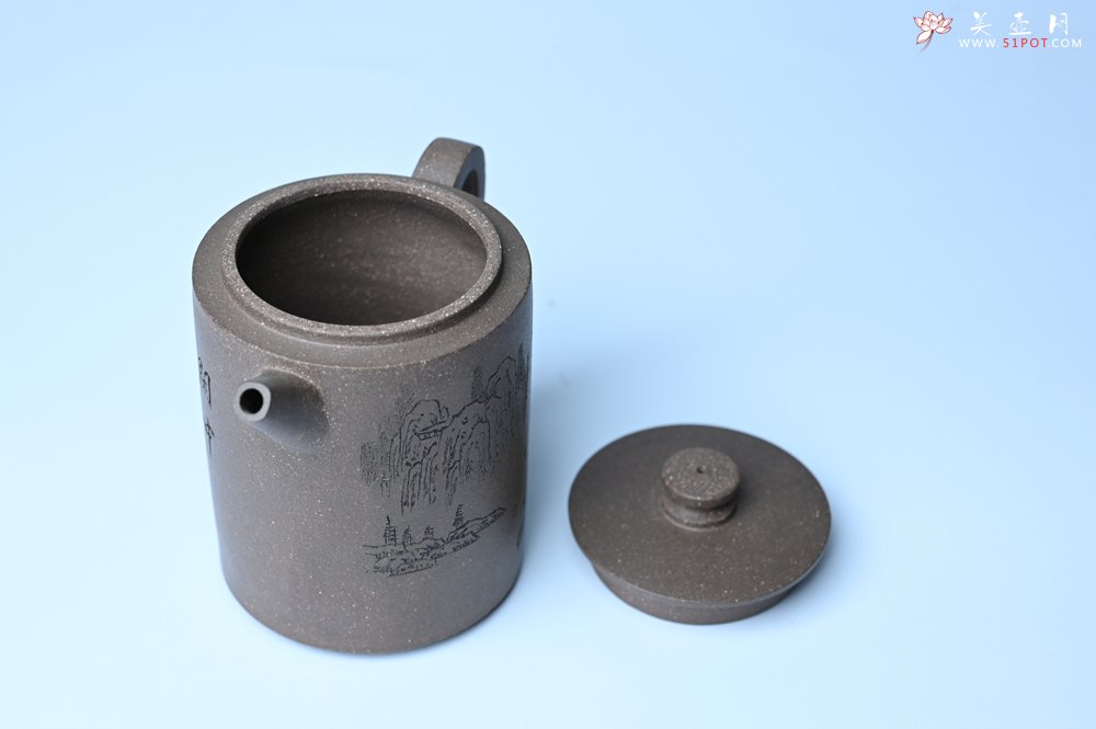 紫砂壶图片：美壶特惠 蠡墅大水潭深井老天青泥 精致圆础壶 装饰山水 茶人醉爱 - 美壶网