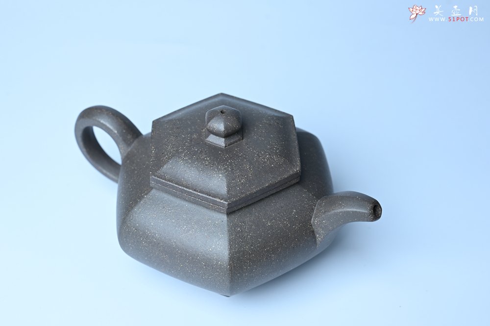 紫砂壶图片：实力派张海艳全手工油润青灰段泥藏六方壶 线面挺快 大气 - 美壶网