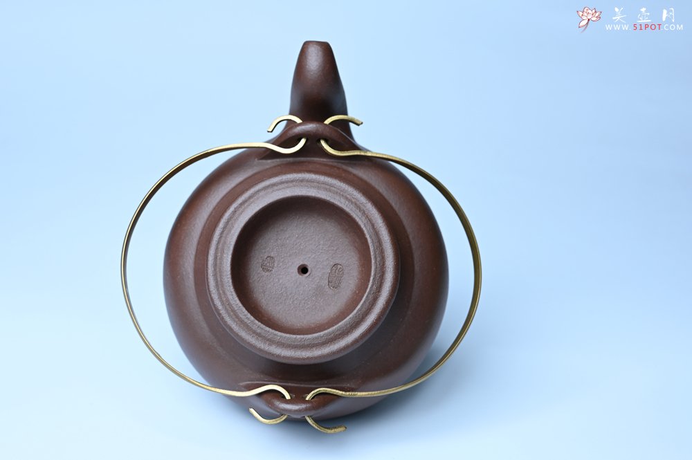 紫砂壶图片：美壶特惠 手工手制精致老紫泥提梁壶 茶人醉爱 - 美壶网