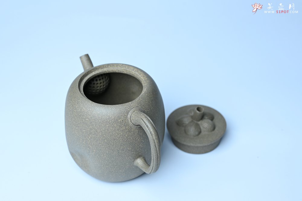 紫砂壶图片：美壶特惠 精致薄胎青段泥瓜菱壶 质量仅84g 茶人醉爱 - 美壶网