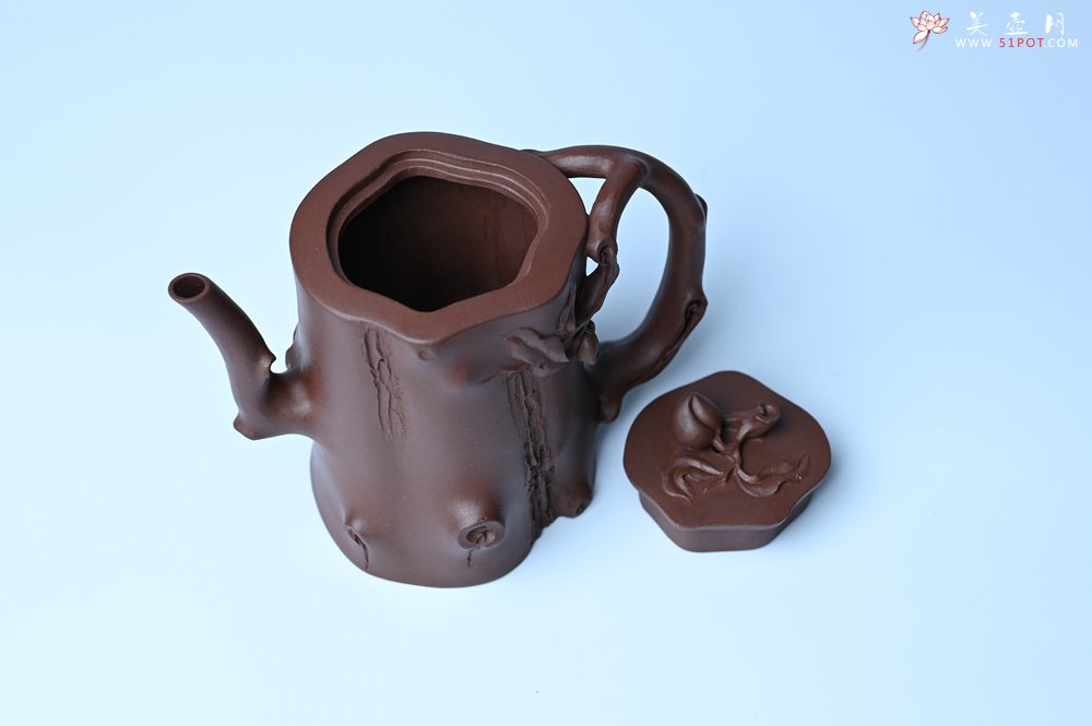 紫砂壶图片：潜力股赵老师 全手工秀雅桃桩 肌理自然生动 - 美壶网