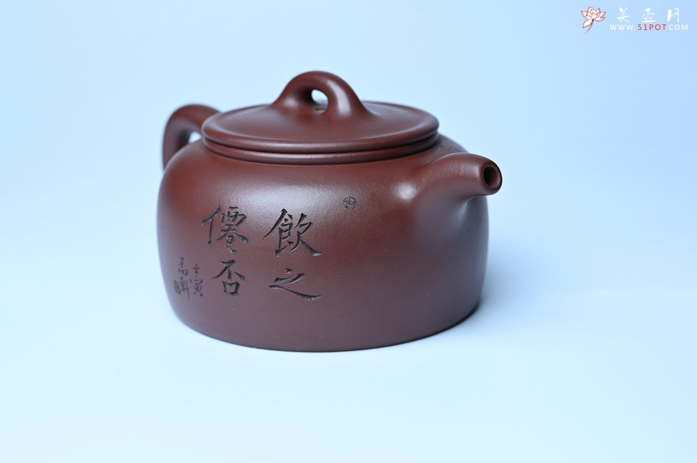 紫砂壶图片：潜力股周小培老师 4号井深井红皮龙 全手工过桥井栏壶 装饰人物特文气 - 美壶网