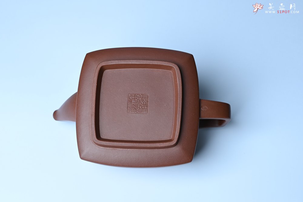 紫砂壶图片：实力派张海艳全手工精工砂四方壶 做工一流 - 美壶网