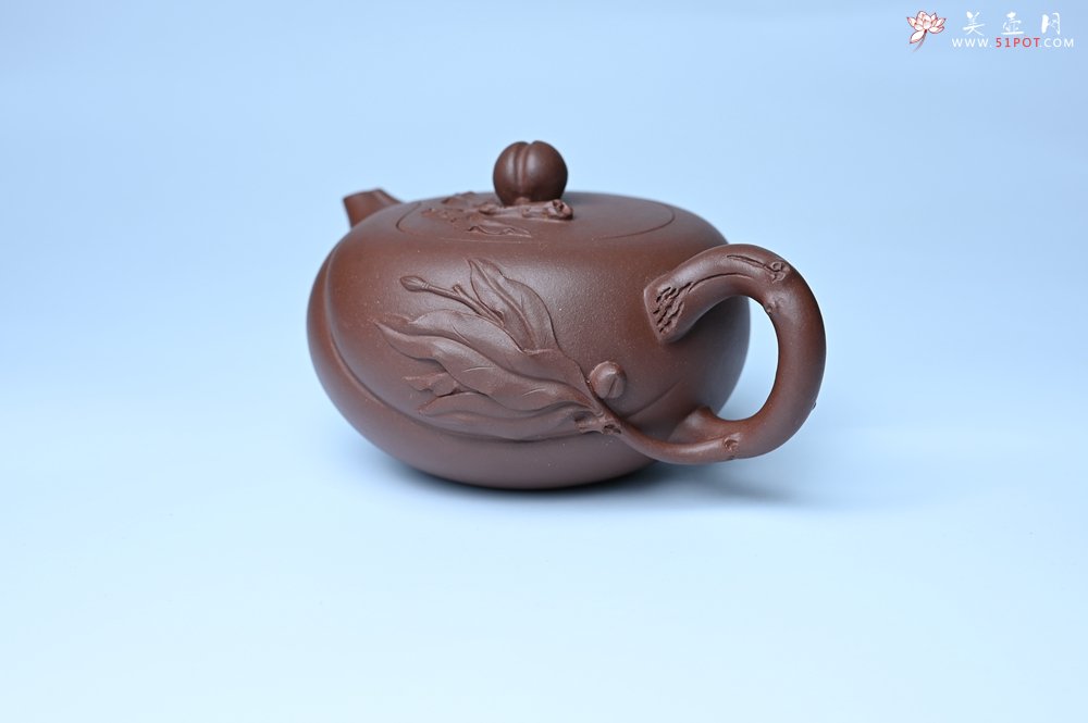 紫砂壶图片：美壶特惠 1993年国工杨军保精致特好紫泥蟠桃壶 - 美壶网