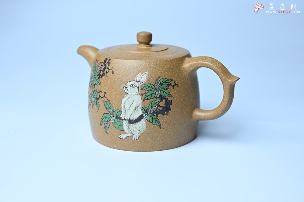 紫砂壶图片：美壶特惠 精致特好黄段泥井栏壶 泥绘祥瑞兔子 惠风和畅 寓意吉祥好运常来 - 美壶网