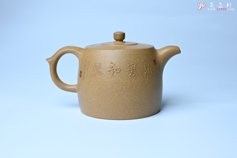 紫砂壶图片：美壶特惠 精致特好黄段泥井栏壶 泥绘祥瑞兔子 惠风和畅 寓意吉祥好运常来 - 美壶网