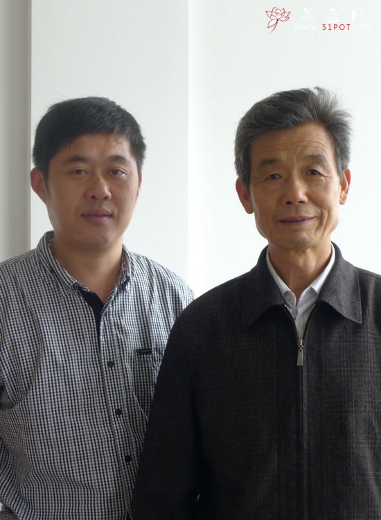 紫砂壶图片：与舅舅研究员级高级工艺美术师范永良合影 - 美壶网