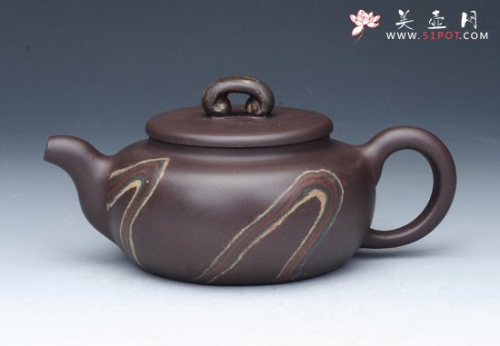 紫砂壶图片：如意腰鼓壶 紫五色土绞泥 - 美壶网
