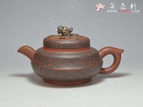 紫砂壶图片： 鱼龙戏壶 350CC  绞泥 - 美壶网