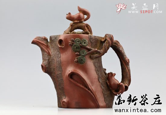 紫砂壶图片：早期高工邵新和制做雕刻=[松椿壶]证书齐全(绝品) - 美壶网