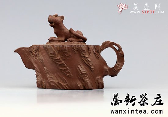 紫砂壶图片：宜兴紫砂=(早期)高工邵新和制做雕刻=[虎泉壶]II(绝品) - 美壶网