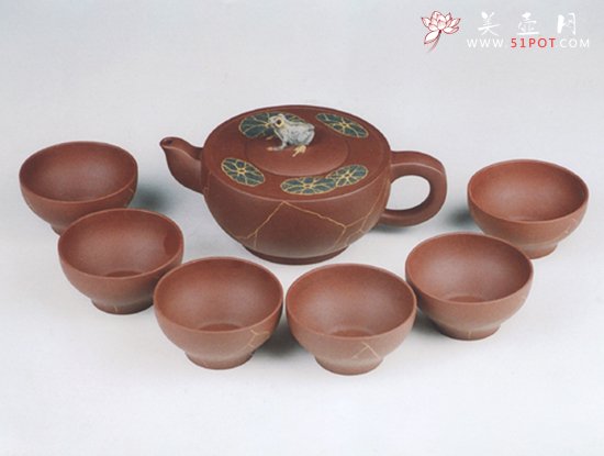 紫砂壶图片：荷塘情趣茶具 - 美壶网
