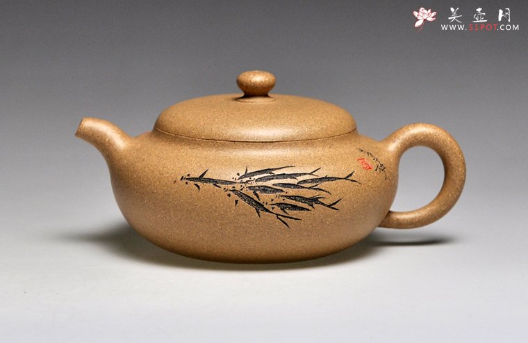 紫砂壶图片：《扁腹》泥料：段泥 容量：280cc - 美壶网