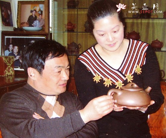 紫砂壶图片：与徐安碧大师合影 - 美壶网