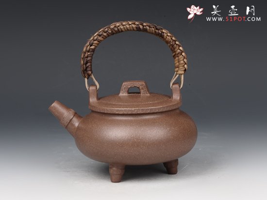紫砂壶图片：回纹三足提梁 - 美壶网
