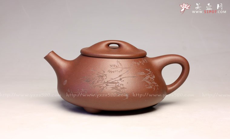 紫砂壶图片：全手工《石瓢》泥料：原矿底槽青 成型：全手工制作 容量：450cc 刻绘：厉上清装饰 - 美壶网