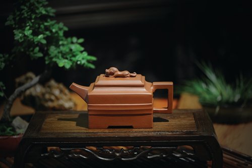 方彩娣紫砂壶 青狮玉带壶 