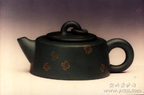 喻小芳紫砂壶 锦上添花 