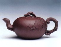 朱新洪紫砂壶 鲤尤葡萄 