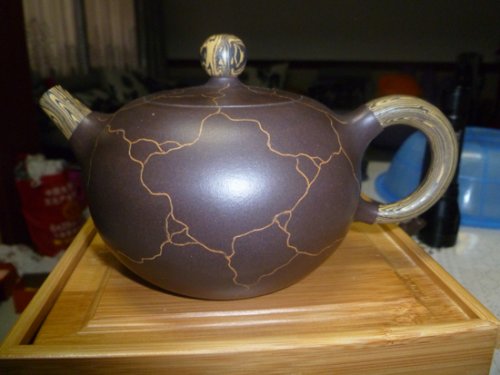 陈礼兴紫砂壶 卧虎戏珠 