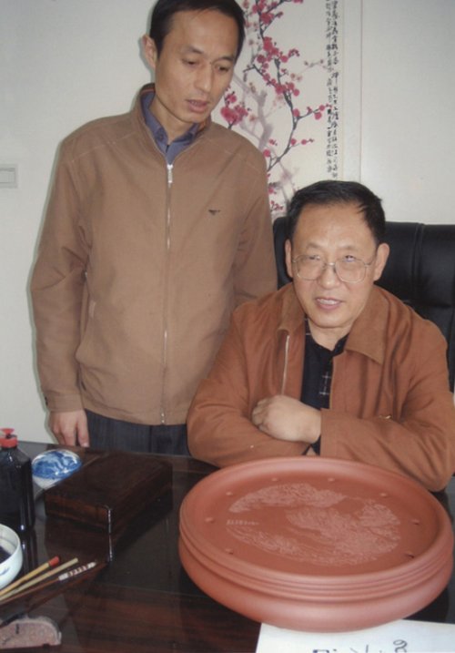 沈文军紫砂壶 毛国强大师陶刻 