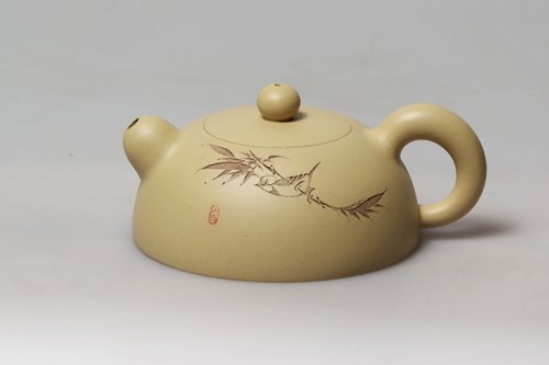 顾建芬紫砂壶 半月(段泥 