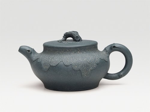 殷阿根紫砂壶 苍松 