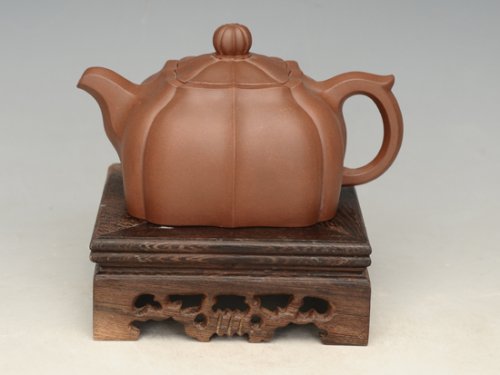 张佩紫砂壶 抽角腾飞  容量：（小）150cc （大）400cc 